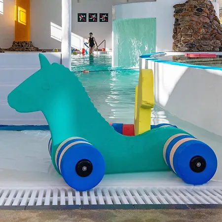 4 Person In 아파트 *