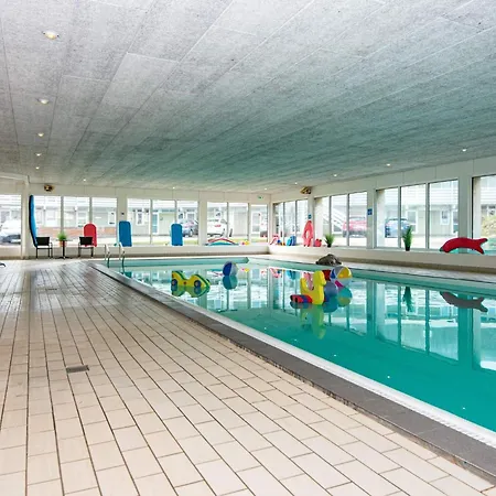 4 Person In 아파트 *