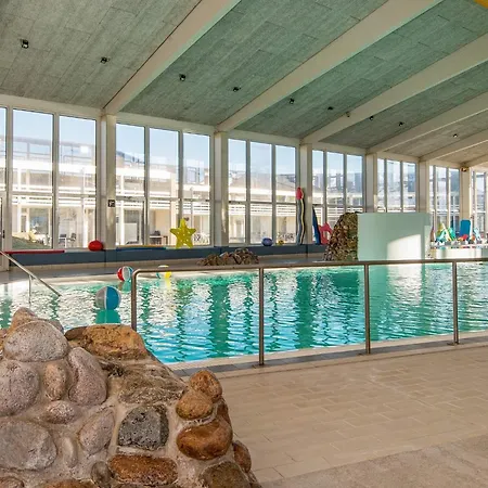 4 Person In 아파트